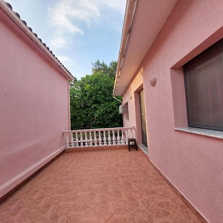 Gex Guest House Tirana Exterior photo